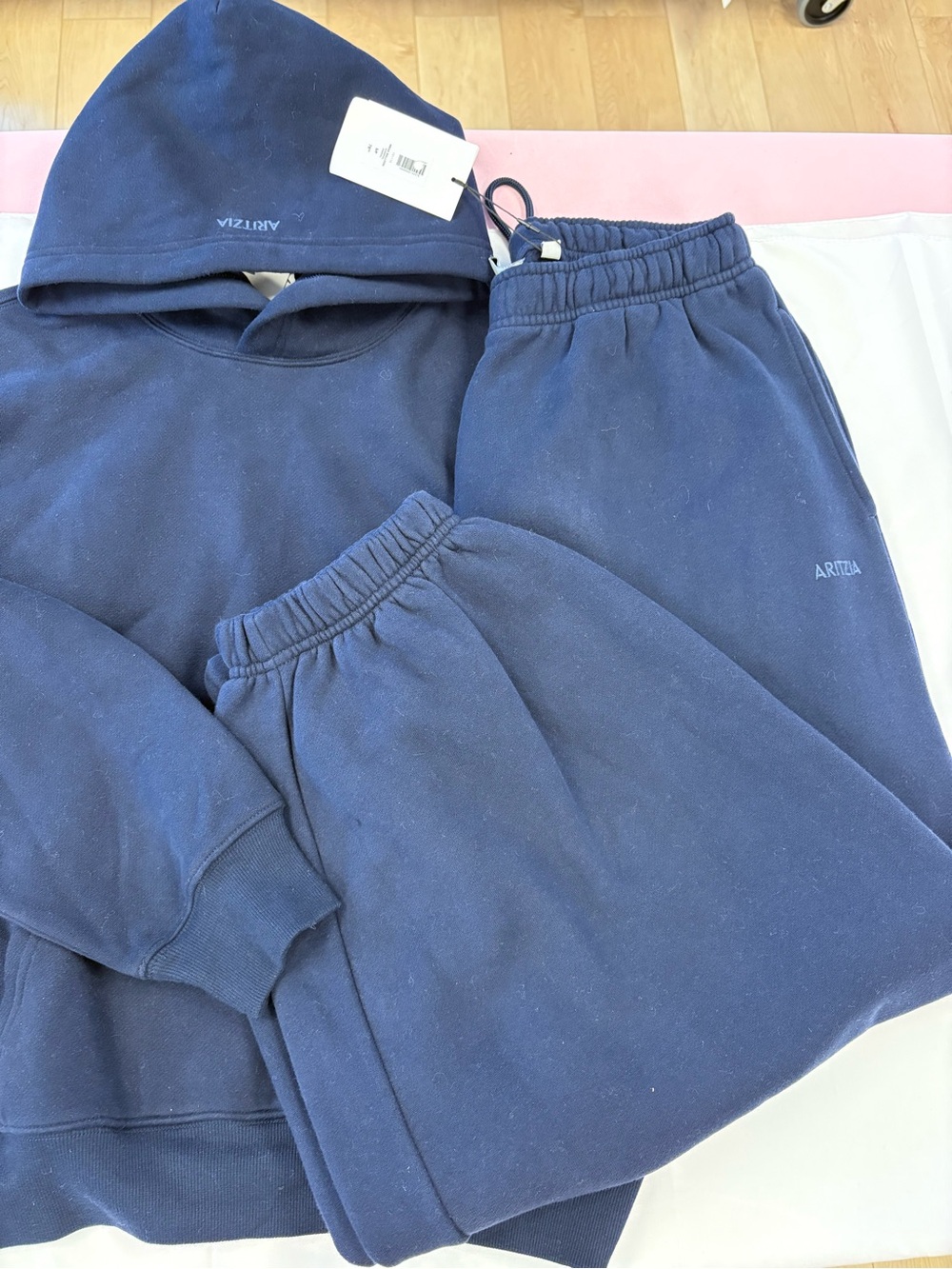 NWT aritzia sweatfleece set